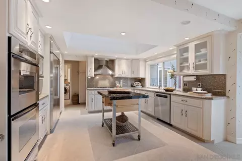 Kitchen - 1346 El Nido Dr, Fallbrook, CA 92028 photo 5 of 7