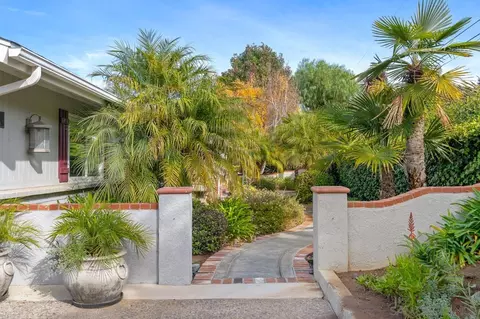 Exterior - 1346 El Nido Dr, Fallbrook, CA 92028 photo 3 of 32