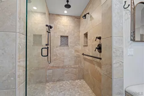 Bath - 1346 El Nido Dr, Fallbrook, CA 92028 photo 3 of 6