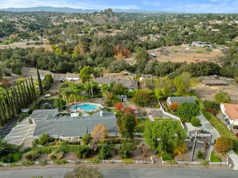View/Area - 1346 El Nido Dr, Fallbrook, CA 92028 photo 3 of 8