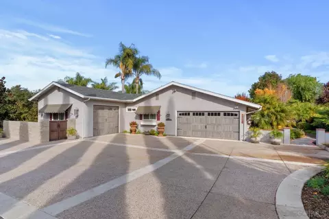 Exterior - 1346 El Nido Dr, Fallbrook, CA 92028 photo 2 of 32