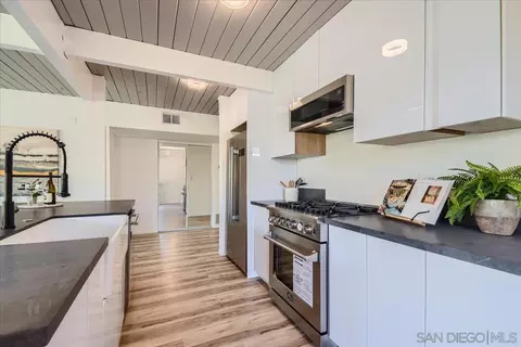 Kitchen - 3449 Las Vegas Dr, Oceanside, CA 92054 photo 2 of 4