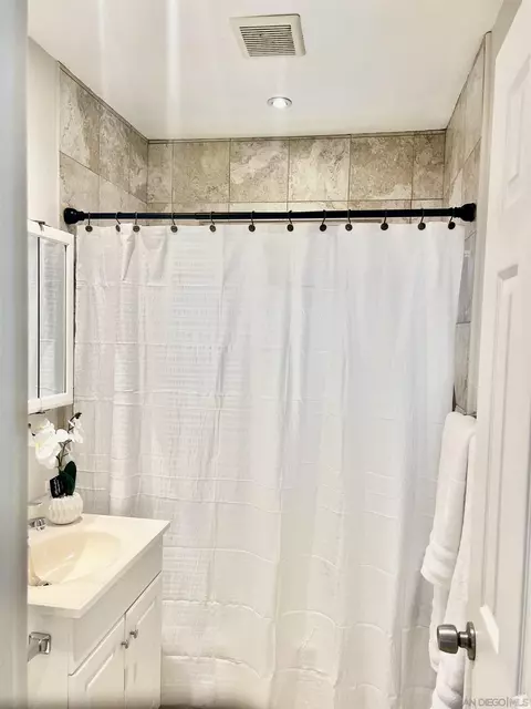 Bath - 9045-9047 Demott Ln, Santee, CA 92071 photo 1 of 3