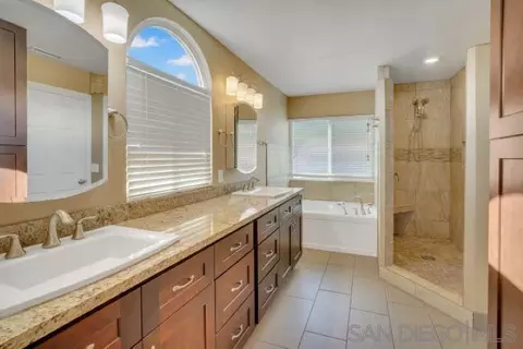 Bath - 1894 Avenida Aragon, Oceanside, CA 92056 photo 4 of 5