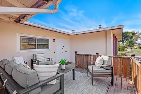 Exterior - 708 E Solana Cir, Solana Beach, CA 92075 photo 2 of 5