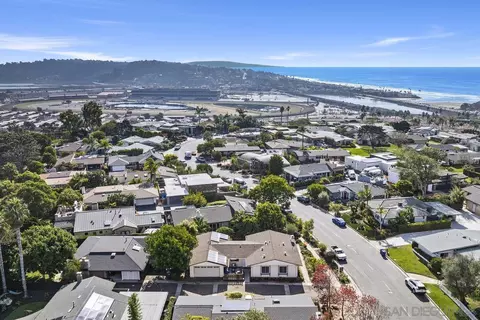 View/Area - 708 E Solana Cir, Solana Beach, CA 92075 photo 12 of 14