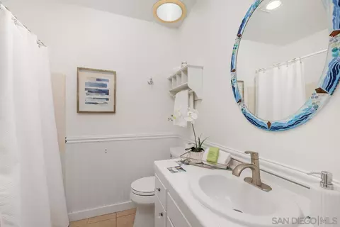 Bath - 708 E Solana Cir, Solana Beach, CA 92075 photo 2 of 2