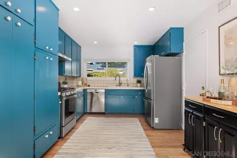 Kitchen - 708 E Solana Cir, Solana Beach, CA 92075 photo 1 of 2