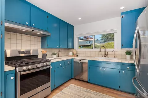 Kitchen - 708 E Solana Cir, Solana Beach, CA 92075 photo 2 of 2