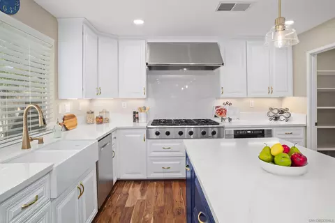 2553 Oak Springs Dr, Chula Vista, CA 91915