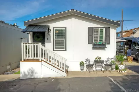 1549 N Vulcan Ave # 4, Encinitas, CA 92024 photo 2