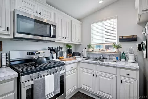 1549 N Vulcan Ave # 4, Encinitas, CA 92024 photo 9