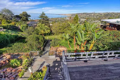 View/Area - 7872 Lookout Dr, La Jolla, CA 92037 photo 9 of 10