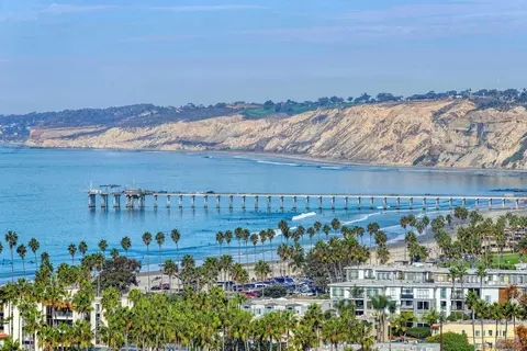 7872 Lookout Dr, La Jolla, CA 92037