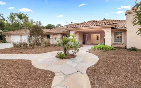 1267 Laura Ln, Escondido, CA 92025 photo 2