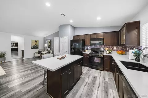 Kitchen - 33101 Big Range Dr, Winchester, CA 92596 photo 4 of 6