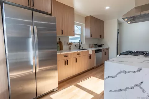 Kitchen - 13007 Berlin St, Poway, CA 92064 photo 3 of 4
