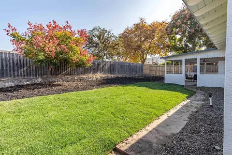 Exterior - 13007 Berlin St, Poway, CA 92064 photo 3 of 5