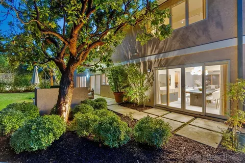 Exterior - 8695 Cliffridge, La Jolla, CA 92037 photo 9 of 12