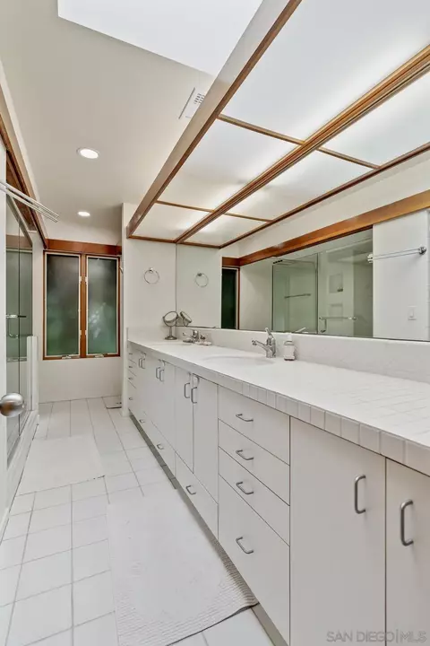 Bath - 8695 Cliffridge, La Jolla, CA 92037 photo 2 of 6