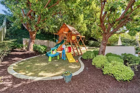 Exterior - 8695 Cliffridge, La Jolla, CA 92037 photo 7 of 12