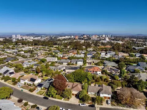 View/Area - 8695 Cliffridge, La Jolla, CA 92037 photo 2 of 4