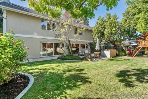 Exterior - 8695 Cliffridge, La Jolla, CA 92037 photo 4 of 12