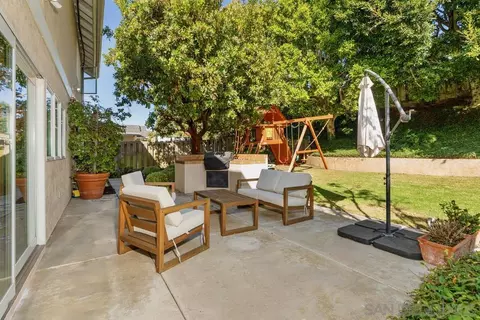 Exterior - 8695 Cliffridge, La Jolla, CA 92037 photo 6 of 12