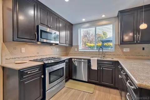 886 Gallery Dr, Oceanside, CA 92057 photo 11