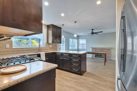 886 Gallery Dr, Oceanside, CA 92057 photo 10