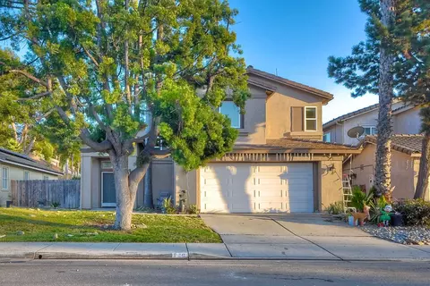886 Gallery Dr, Oceanside, CA 92057