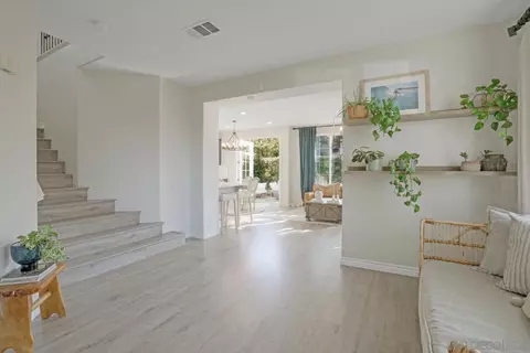 Entry Way - 401 Swamis Ln, Encinitas, CA 92024 photo 1 of 2