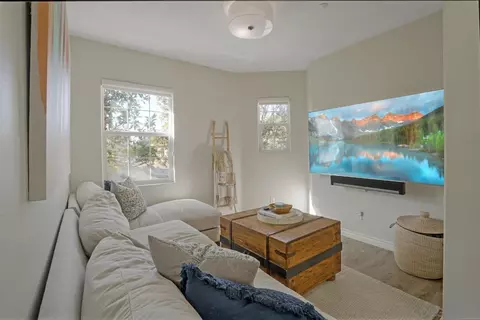 Living - 401 Swamis Ln, Encinitas, CA 92024 photo 3 of 3