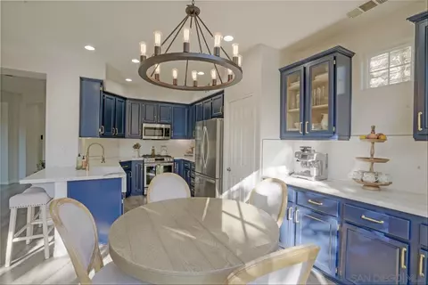 Kitchen - 401 Swamis Ln, Encinitas, CA 92024 photo 2 of 5