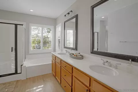 Bath - 401 Swamis Ln, Encinitas, CA 92024 photo 2 of 3