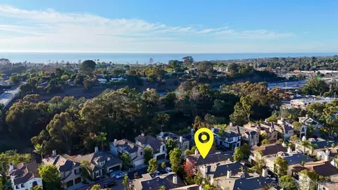 View/Area - 401 Swamis Ln, Encinitas, CA 92024 photo 1 of 10