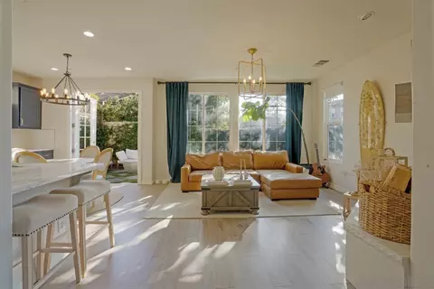 Living - 401 Swamis Ln, Encinitas, CA 92024 photo 1 of 3