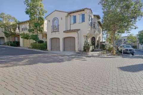 Exterior - 401 Swamis Ln, Encinitas, CA 92024 photo 2 of 8