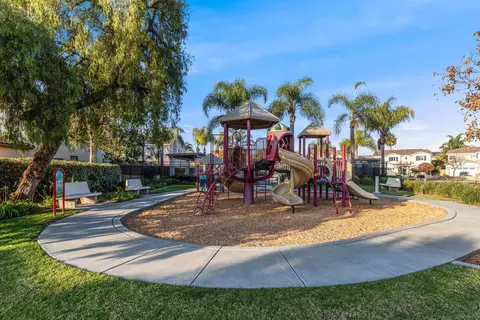 364 Aspen Creek Way, Oceanside, CA 92057 photo 32