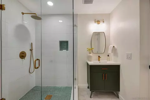 Bath - 1161 Monterey Dr, El Cajon, CA 92020 photo 2 of 4