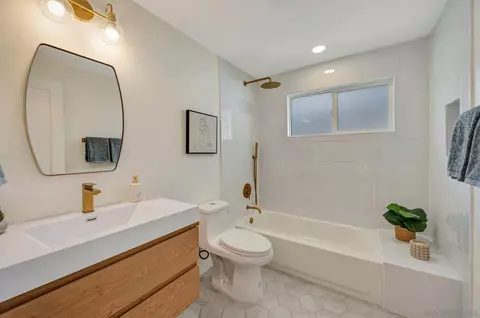 Bath - 1161 Monterey Dr, El Cajon, CA 92020 photo 4 of 4