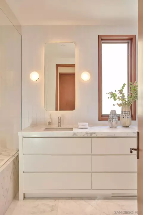 Bath - 2160 Balboa Ave, Del Mar, CA 92014 photo 6 of 11