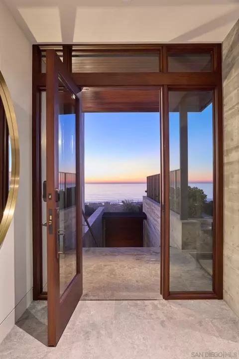 Entry Way - 2160 Balboa Ave, Del Mar, CA 92014 photo 6 of 6