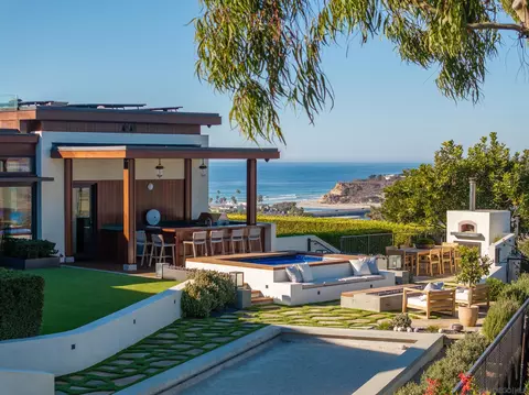 Exterior - 2160 Balboa Ave, Del Mar, CA 92014 photo 3 of 17