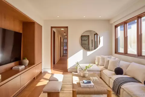 Living - 2160 Balboa Ave, Del Mar, CA 92014 photo 3 of 4
