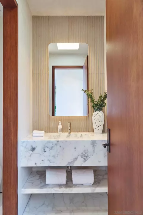 Bath - 2160 Balboa Ave, Del Mar, CA 92014 photo 5 of 11