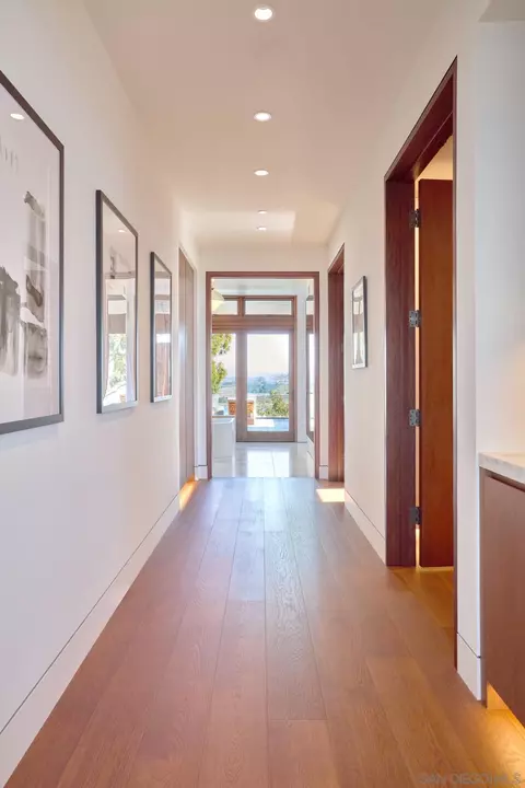 Entry Way - 2160 Balboa Ave, Del Mar, CA 92014 photo 1 of 6
