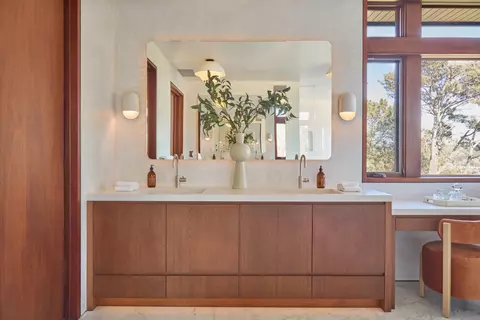 Bath - 2160 Balboa Ave, Del Mar, CA 92014 photo 3 of 11