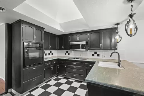 Kitchen - 4036 Lorraine Ann Dr, La Mesa, CA 91941 photo 2 of 5