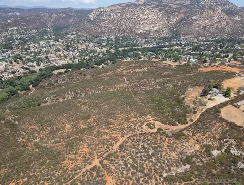 000 Mariposa Rdg #19, Ramona, CA 92065